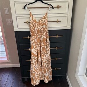Spaghetti-Strap V-Neck Maxi Dress in Cream & Tan